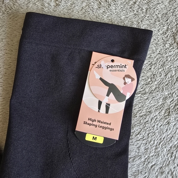 Shapermint high waisted shaping leggings size medium - Picture 3 of 10